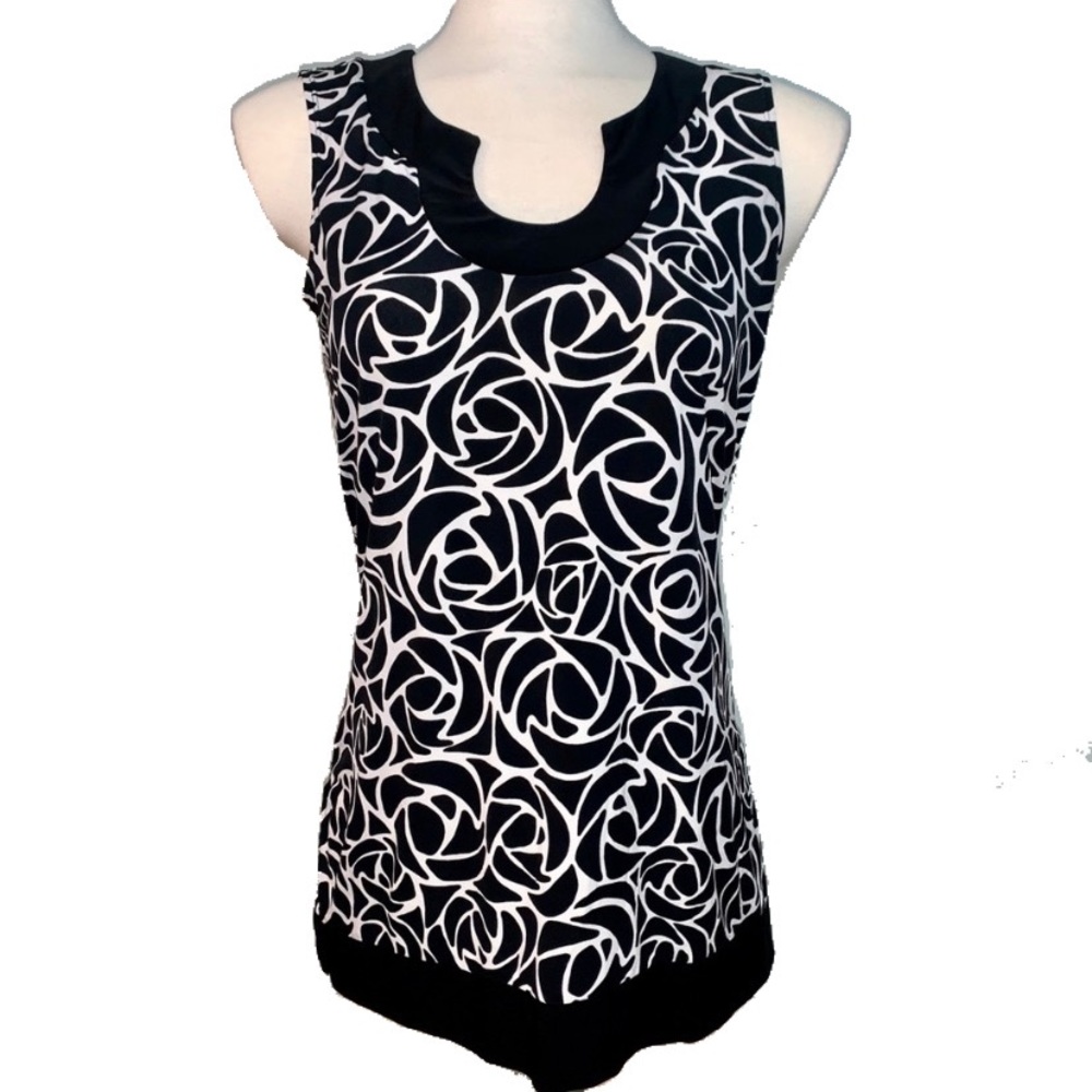 Sleeveless black/white tunic